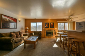 NEW LISTING 3418 Moab Golf Course, sleeps 8, minutes from downtown
